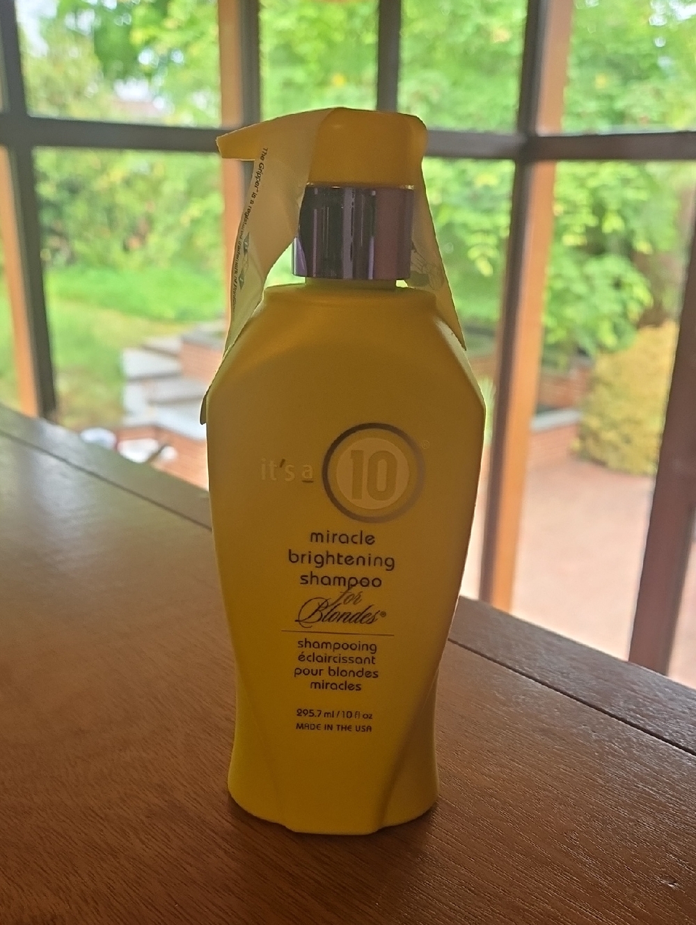 It's a 10 Miracle Brightening Shampoo for Blondes - Yellow Bottle